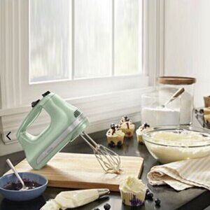 5-Speed PISTACHIO GREEN KitchenAid Ultra Power Hand Mixer KHM512PT New in Box
